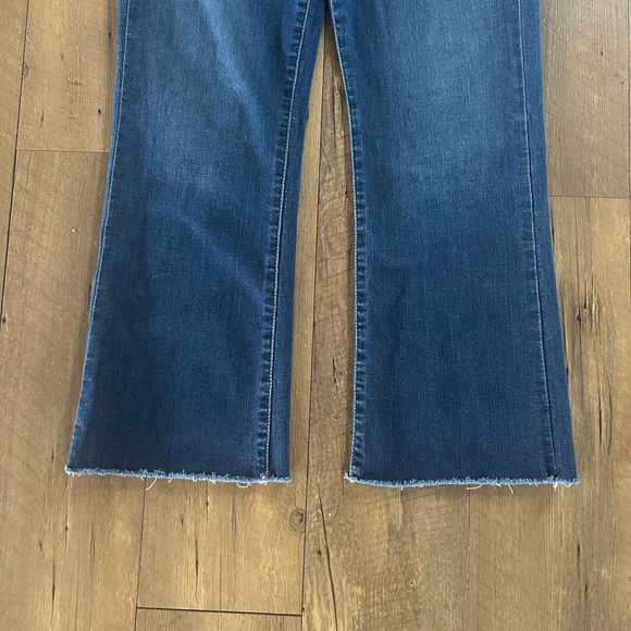 Joe’s Jeans Mid Rise Cropped Raw Hem Jeans Size 27 Medium Wash - Picture 3 of 11